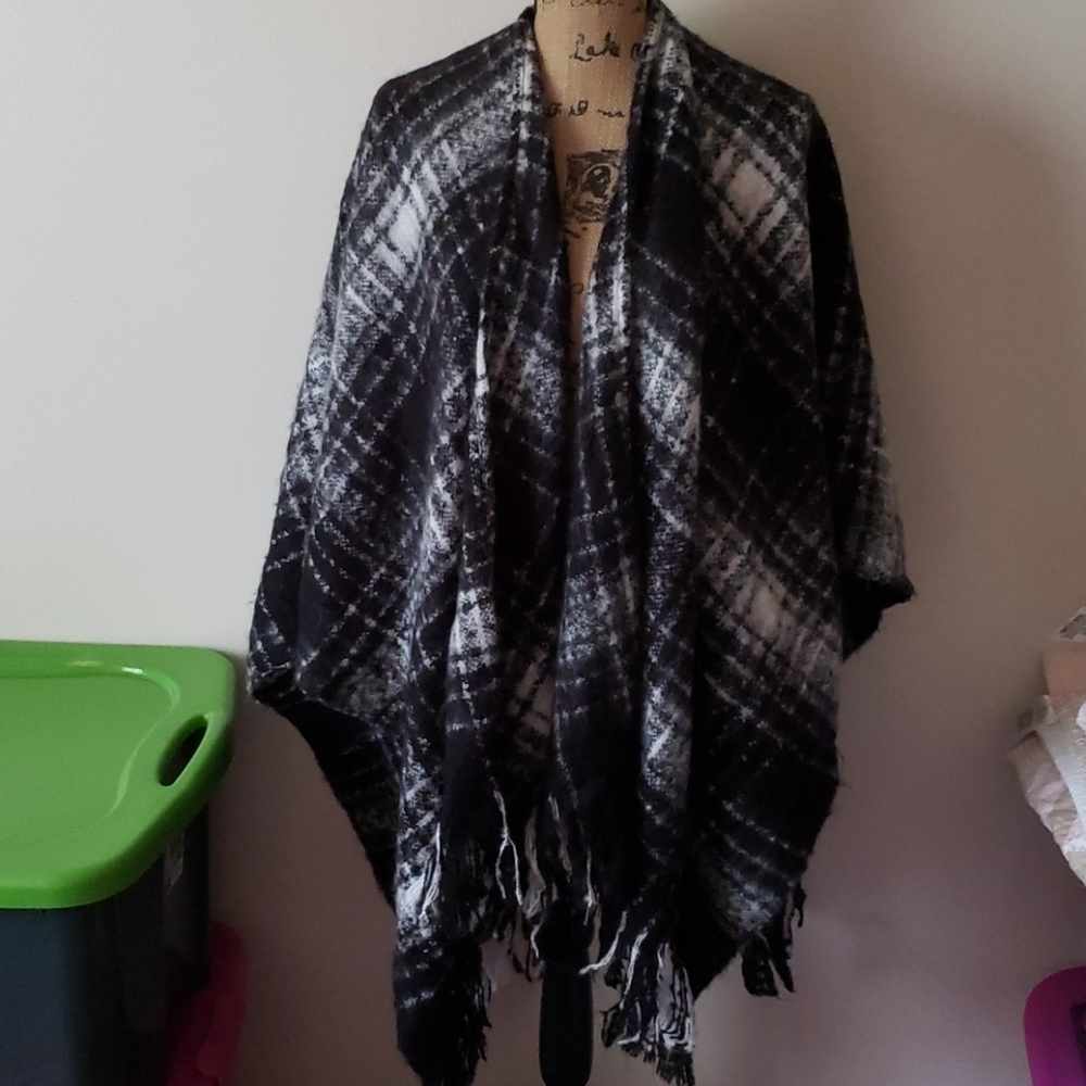 Black and white plaid shawl. One size